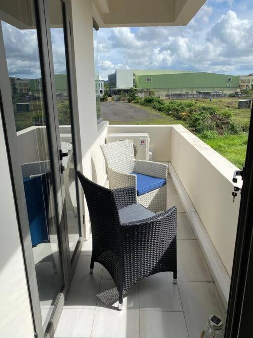 Stylish & Luxury 2-Bed Parkside Apart With Pool Vacoas-Phoenix Bagian luar foto