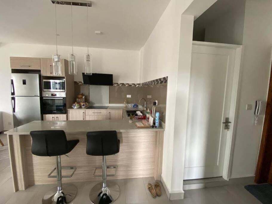 Stylish & Luxury 2-Bed Parkside Apart With Pool Vacoas-Phoenix Bagian luar foto