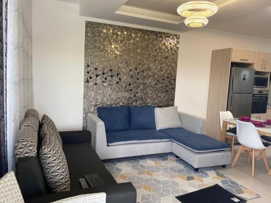 Stylish & Luxury 2-Bed Parkside Apart With Pool Vacoas-Phoenix Bagian luar foto